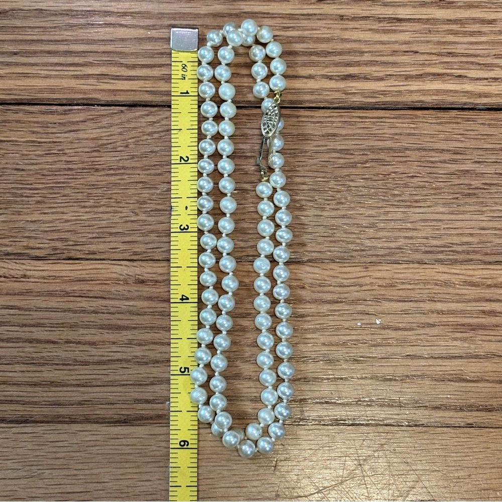 Elegant Pearl Necklace